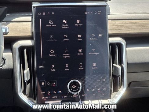 Used 2024 GMC Acadia Denali FWD image 12