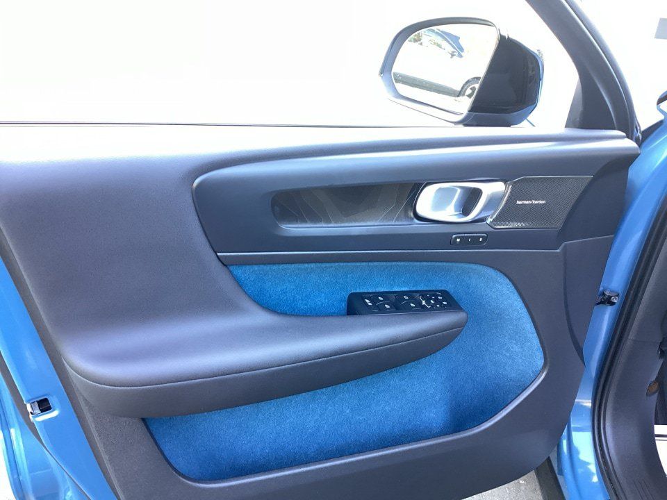 Certified 2023 Volvo C40 P8 Recharge Ultimate AWD/4WD image 36