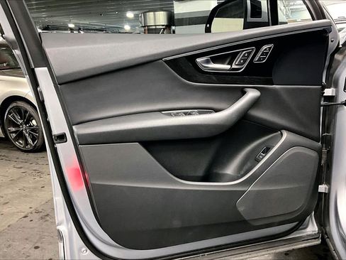 Used 2017 Audi Q7 3.0T Premium Plus w/ Premium Plus Package image 21