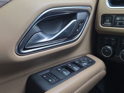 Used 2024 Chevrolet Tahoe Premier w/ Advanced Technology Package image 11