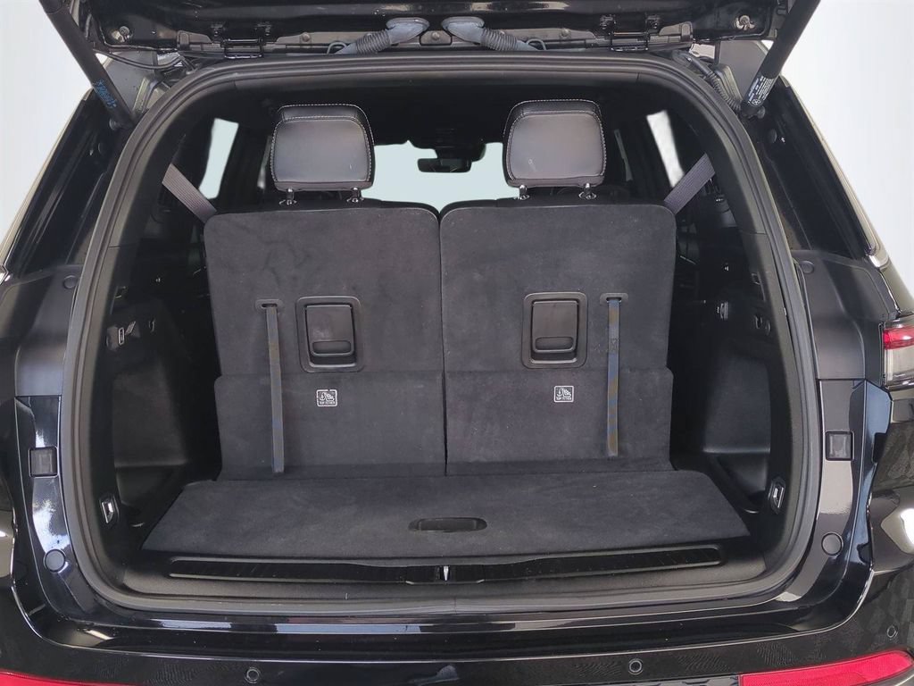Used 2025 Jeep Grand Cherokee L Limited w/ Trailer Tow Package RWD image 14