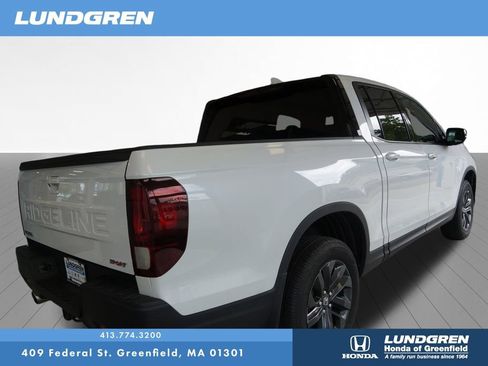 Used 2024 Honda Ridgeline Sport image 9
