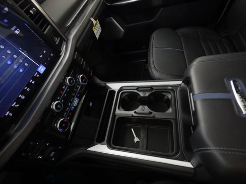 Used 2025 Ford F250 Platinum image 40