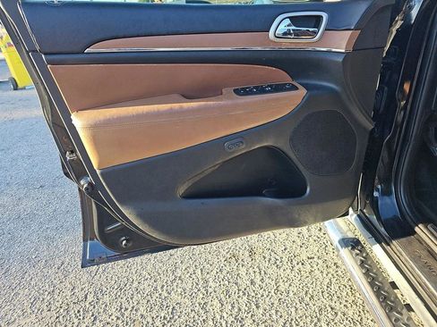 Used 2011 Jeep Grand Cherokee Overland w/ Mopar Chrome Edition Group image 15