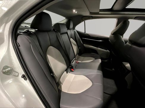 Used 2020 Toyota Camry XLE FWD image 24