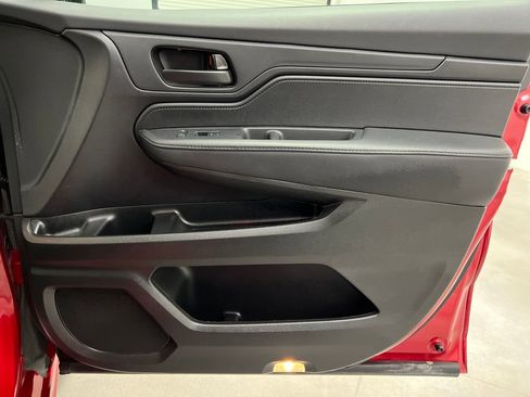 Used 2025 Honda Odyssey Sport-L image 27