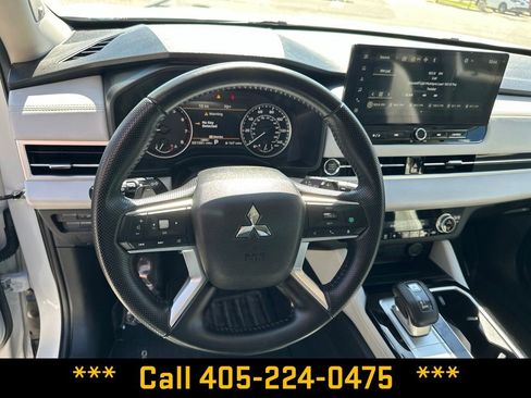 Used 2025 Mitsubishi Outlander SE AWD/4WD image 21