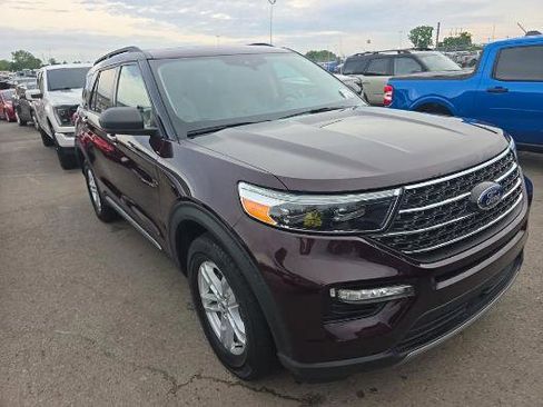 Used 2023 Ford Explorer XLT w/ Equipment Group 202A AWD/4WD image 3