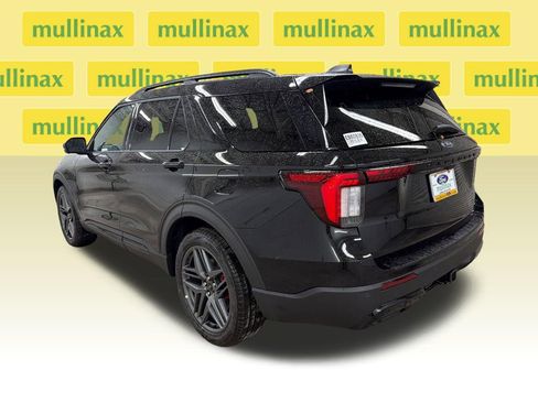 New 2026 Ford Explorer ST-Line w/ ST-Line Street Pack RWD image 9