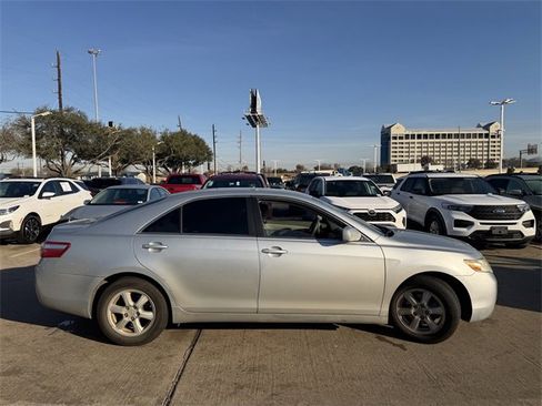 Used 2007 Toyota Camry SE image 4