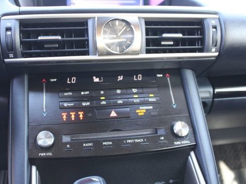 Used 2018 Lexus IS 300 image 29