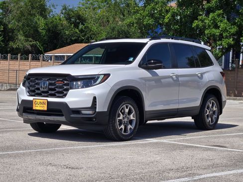 Used 2023 Honda Passport TrailSport image 8