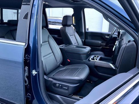 Used 2022 GMC Sierra 2500 Denali w/ Denali Ultimate Package image 8