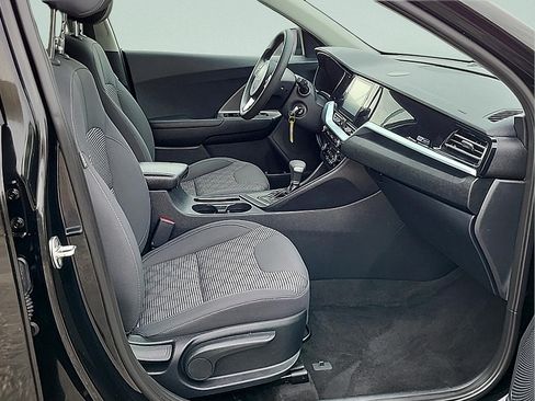 Used 2022 Kia Niro LX FWD image 10