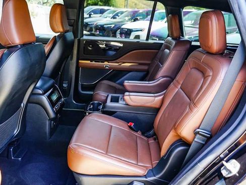 Used 2022 Lincoln Aviator Reserve w/ Equipment Group 201A AWD/4WD image 19