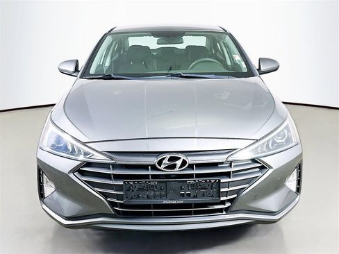 Used 2019 Hyundai Elantra SE w/ Cargo Package image 2