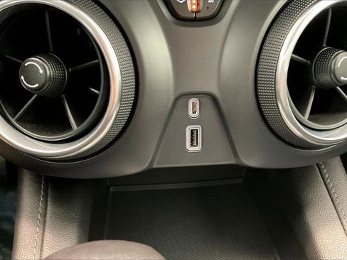 Used 2020 Chevrolet Blazer LT image 32