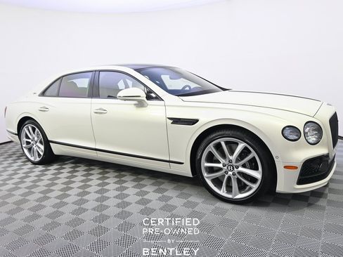 Used 2024 Bentley Flying Spur V8 image 9