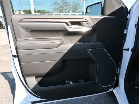 Used 2025 GMC Sierra 1500 SLT image 12