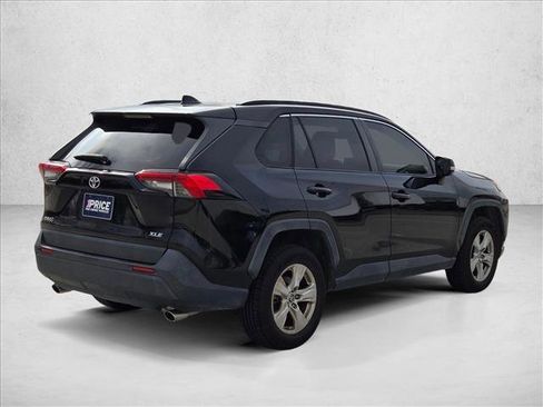 Used 2019 Toyota RAV4 XLE image 5