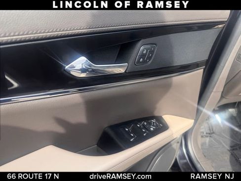 Used 2022 Lincoln Nautilus Reserve AWD/4WD image 14