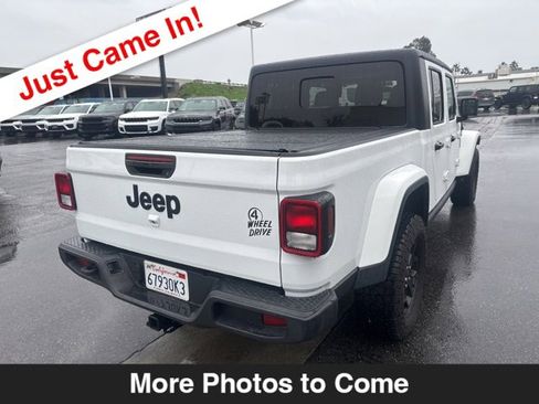 Certified 2022 Jeep Gladiator Sport image 6
