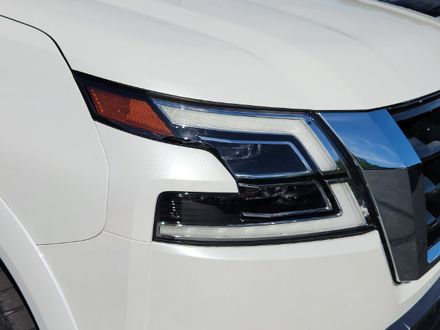 Used 2023 Nissan Armada SL w/ Captain's Chairs Package AWD/4WD image 9