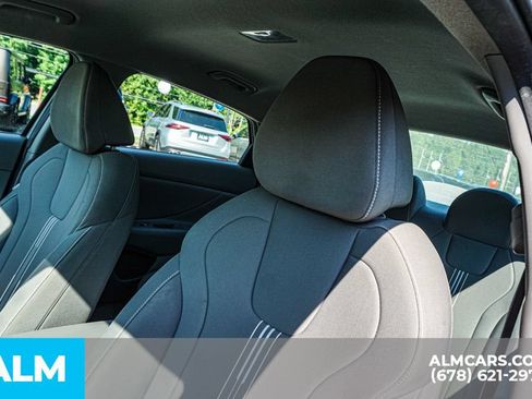 Used 2024 Hyundai Elantra SEL FWD image 17