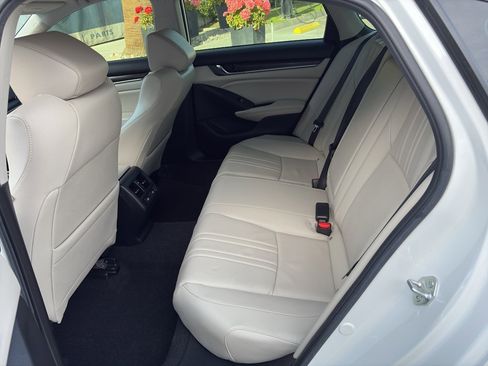 Used 2021 Honda Accord EX-L image 10