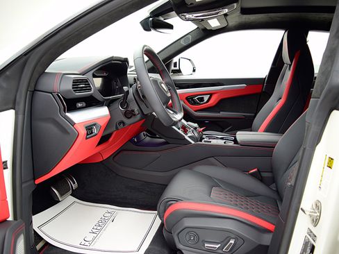 Used 2024 Lamborghini Urus S image 33