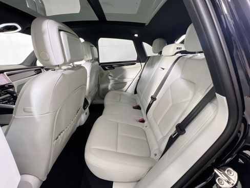 Used 2023 Porsche Macan image 25