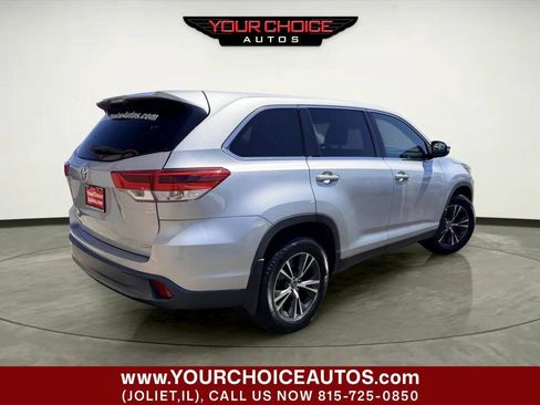 Used 2019 Toyota Highlander LE AWD/4WD image 7