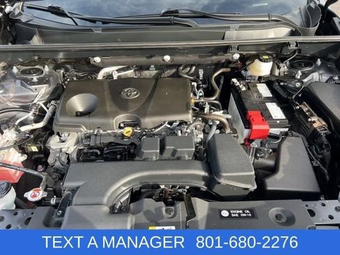 Used 2025 Toyota RAV4 XLE AWD/4WD image 32