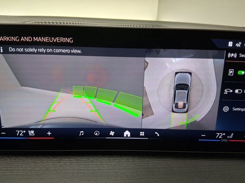 New 2026 BMW 330i Sedan w/ M Sport Package image 24