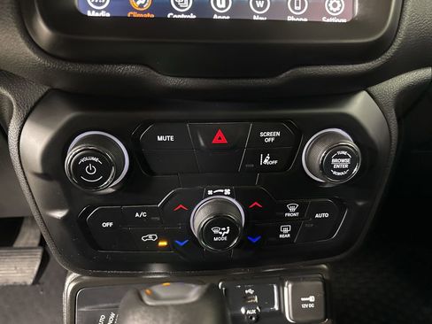 Used 2022 Jeep Renegade Altitude w/ Convenience Group image 17