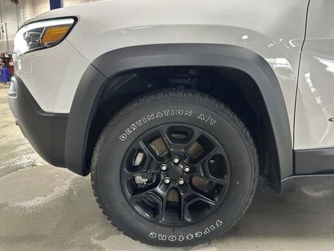 Used 2022 Jeep Cherokee Trailhawk w/ Comfort/Convenience Group image 20