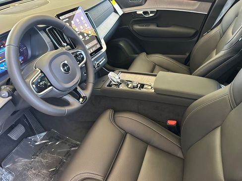 New 2026 Volvo XC90 T8 Ultra w/ Protection Package AWD/4WD image 7