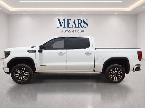 Used 2024 GMC Sierra 1500 AT4 w/ Technology Package AWD/4WD image 2