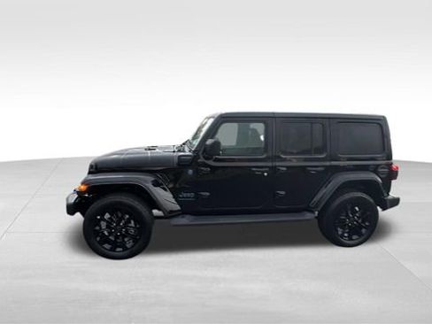 Used 2025 Jeep Wrangler Unlimited Sahara image 4