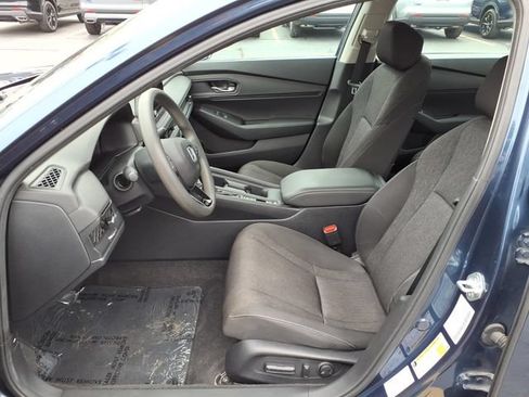 Used 2023 Honda Accord EX image 4