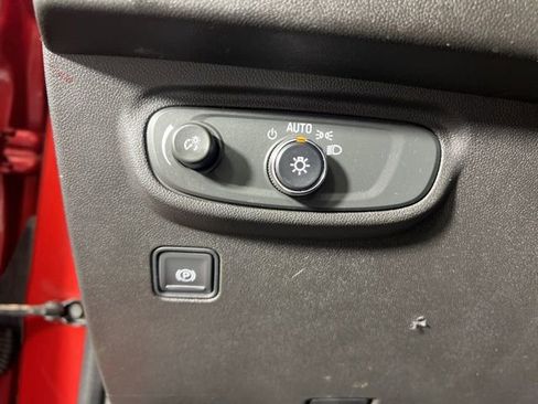 Used 2022 GMC Terrain SLE w/ Driver Convenience Package image 19