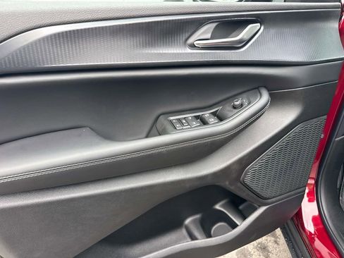 New 2025 Jeep Grand Cherokee Altitude RWD image 16