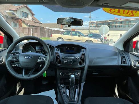 Used 2015 Ford Focus SE FWD image 11