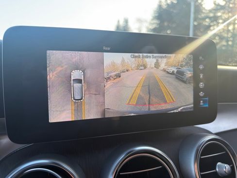 Certified 2022 Mercedes-Benz GLC 300 4MATIC w/ Premium Package Lite image 25