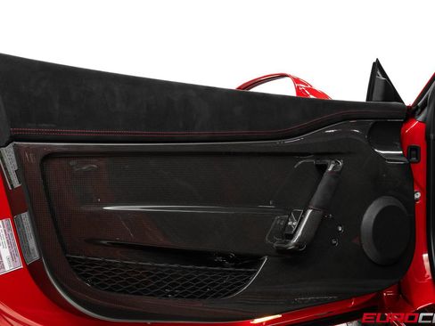Used 2015 Ferrari 458 Speciale Coupe RWD image 32