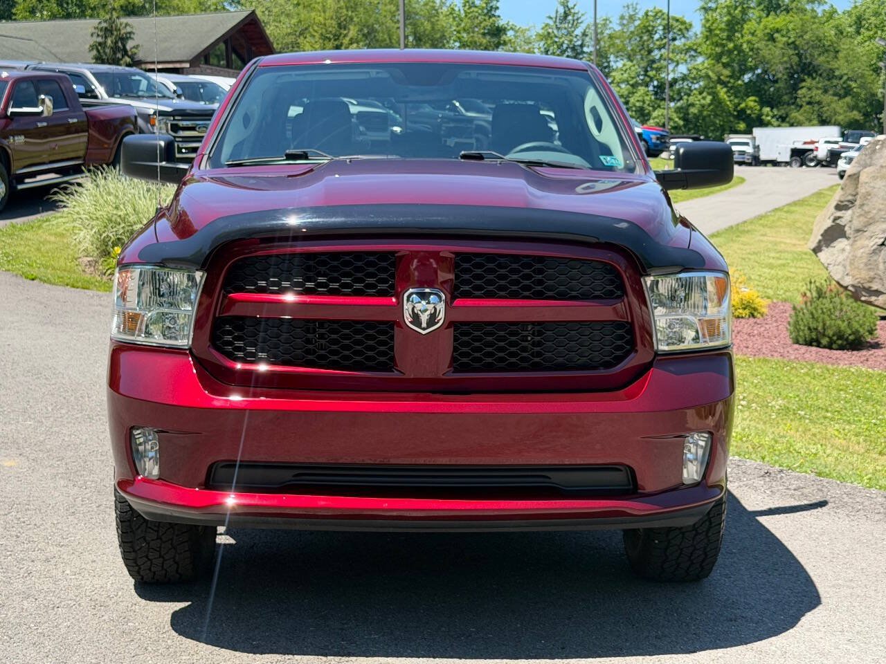 Used 2019 RAM 1500 Express AWD/4WD image 3