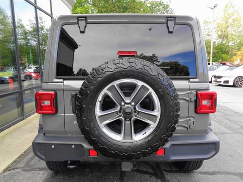 Used 2019 Jeep Wrangler Unlimited Sahara w/ Dual Top Group image 6
