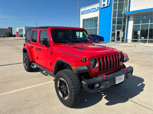 Used 2018 Jeep Wrangler Unlimited Rubicon AWD/4WD image 2