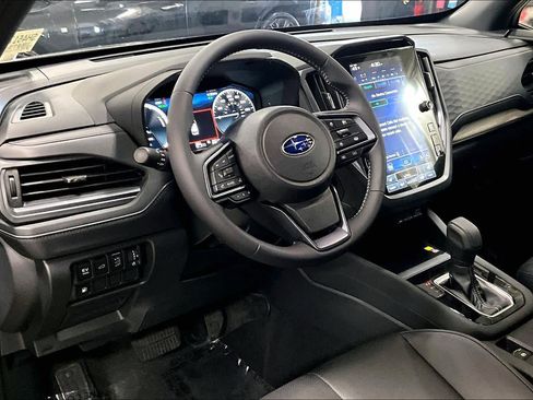 Used 2025 Subaru Forester Limited AWD/4WD image 18