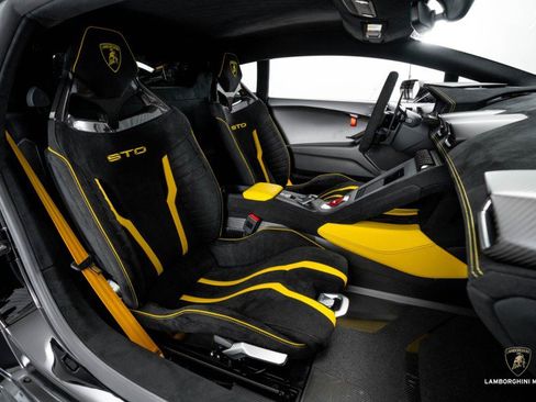 Used 2024 Lamborghini Huracan STO image 47